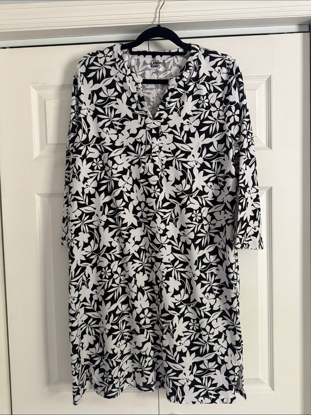 Lands' End Black and White Floral V-Neck Tunic Dress